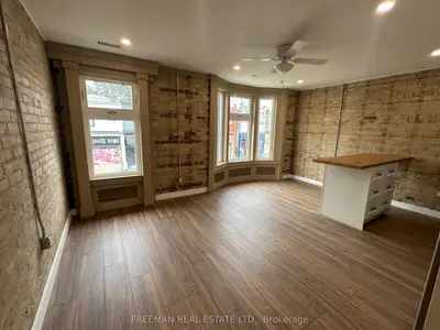 1029 Gerrard Street 2nd Floor, Toronto, On M4m 1z6