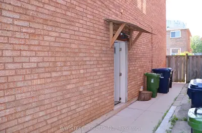 58 Alanbull Square, Toronto, On M1v 4m1