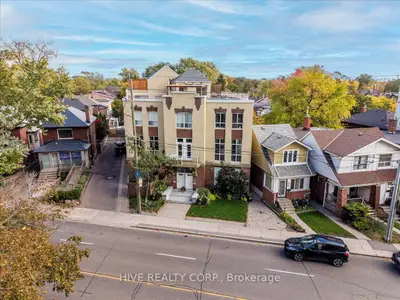 957 Broadview Avenue D, Toronto, On M4k 2r5
