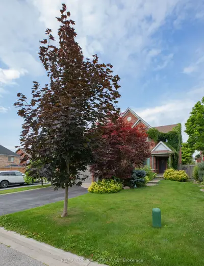 18 Windbreak Crescent, Whitby, On L1p 1p8