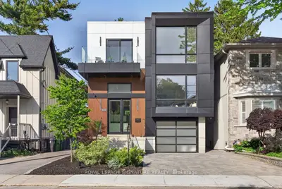 39 Derwyn Road, Toronto, On M4j 4n1