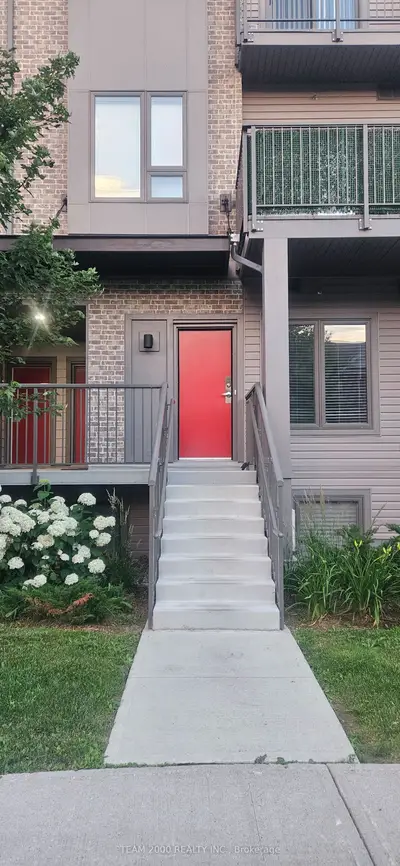 2635 William Jackson Drive N 1310, Pickering, On L1x 0l6