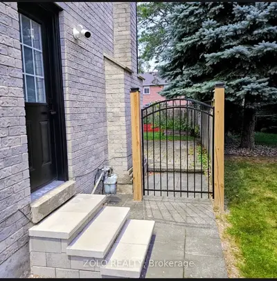 16 Bentonwood Crescent, Whitby, On L1r 1l4