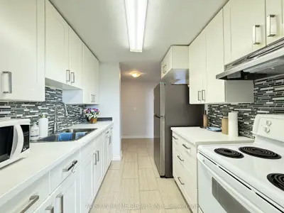 270 Palmdale Drive Ph09, Toronto, On M1t 3n8