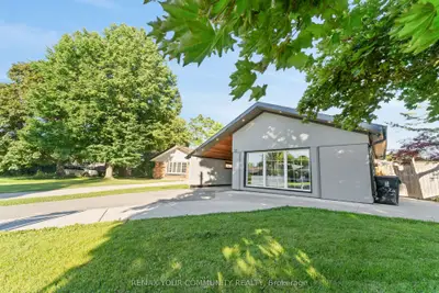 23 Penetang Crescent, Toronto, On M1k 4y4