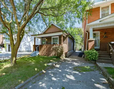 201 Linsmore Crescent, Toronto, On M4j 4l5