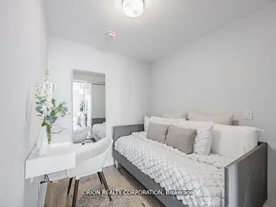 201 Brock Street S 210, Whitby, On L1n 0p8