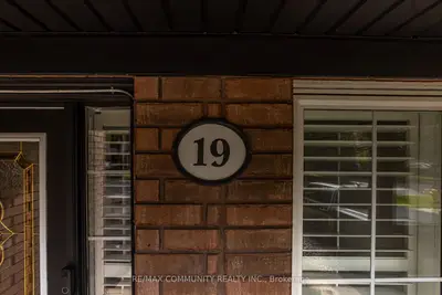 19 Tiller Street, Ajax, On L1z 1x8