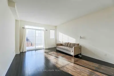 3757a St Clair Avenue E, Toronto, On M1m 0c8
