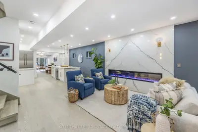 36 Lockwood Road, Toronto, On M4l 3m8
