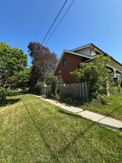 386 Pine Avenue, Oshawa, On L1j 2h8