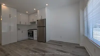 1150 Woodbine Avenue Unit #1, Toronto, On M4c 4c9