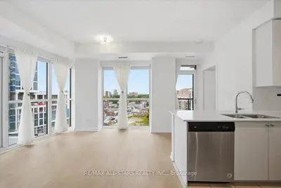 8 Trent Avenue 824, Toronto, On M4c 0a6