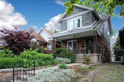 74 Oak Park Avenue, Toronto, On M4c 4m3