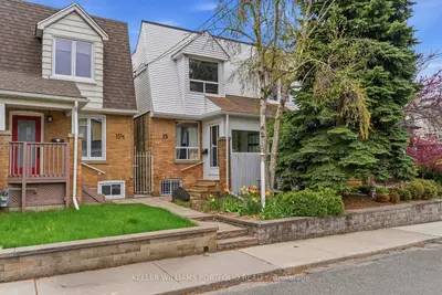 15 Myrtle Avenue, Toronto, On M4m 2a3