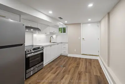134 Fulton Avenue, Toronto, On M4k 1y1