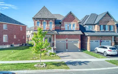 94 Auckland Drive, Whitby, On L1p 0g7