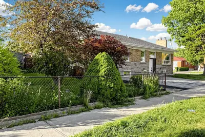 48 Kecala Road, Toronto, On M1p 1k6
