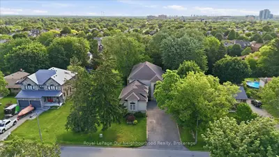1879 Appleview Road, Pickering, On L1v 1t7