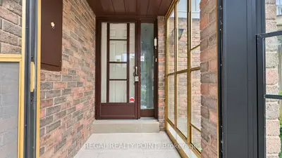 15 Becca Hall Trail, Toronto, On M1v 2y7