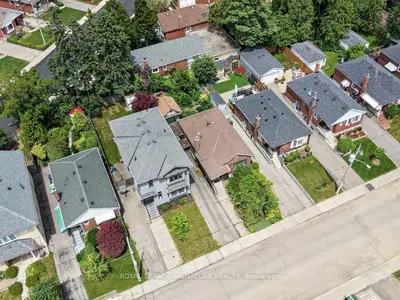 20 Tiago Avenue, Toronto, On M4b 2a1