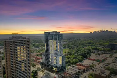 286 Main Street 1811, Toronto, On M4c 0b3