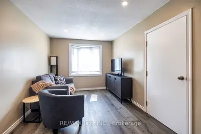 260 Lakeview Park Avenue, Oshawa, On L1j 7m5