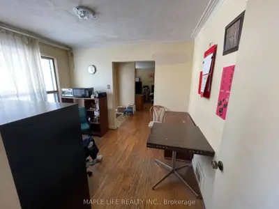 147 Earlton Road, Toronto, On M1t 2r8