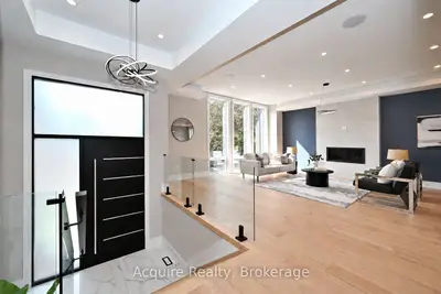 7 Doris Drive, Toronto, On M4b 3c7