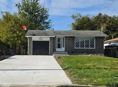 706 Leaside Street Upper, Pickering, On L1w 2x1