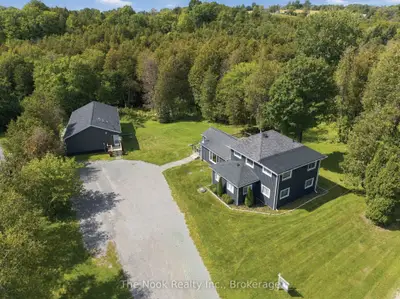 7704 Leskard Road, Clarington, On L0b 1m0