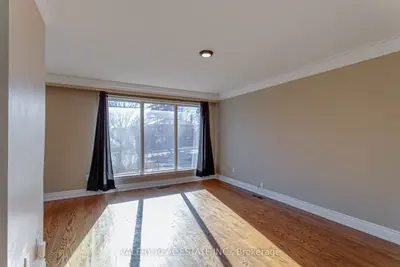 118 Dorcot Avenue Main, Toronto, On M1p 3k8