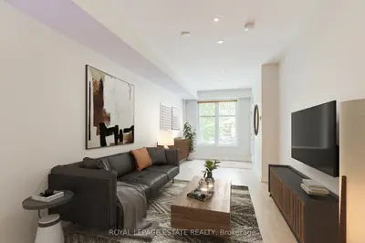 140 Broadview Avenue 32, Toronto, On M4m 0a8