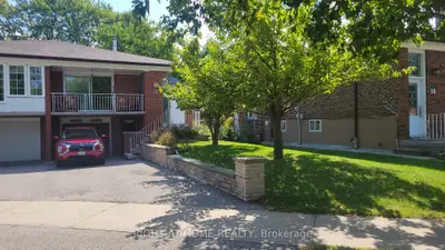 12 Fairglen Avenue, Toronto, On M1t 1g7