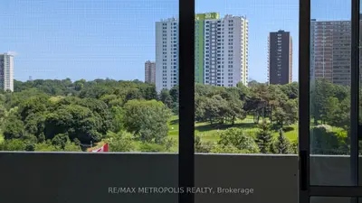 5 Massey Square #607, Toronto, On M4c 5l6