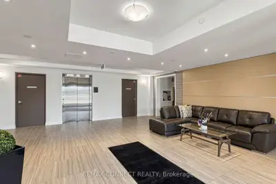 84 Aspen Springs Drive 307, Clarington, On L1c 0v3