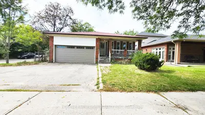 2 Arkona Drive, Toronto, On M1t 1x3