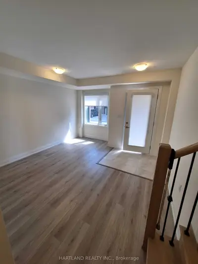 1695 Dersan Street 1205, Pickering, On L1x 0s9