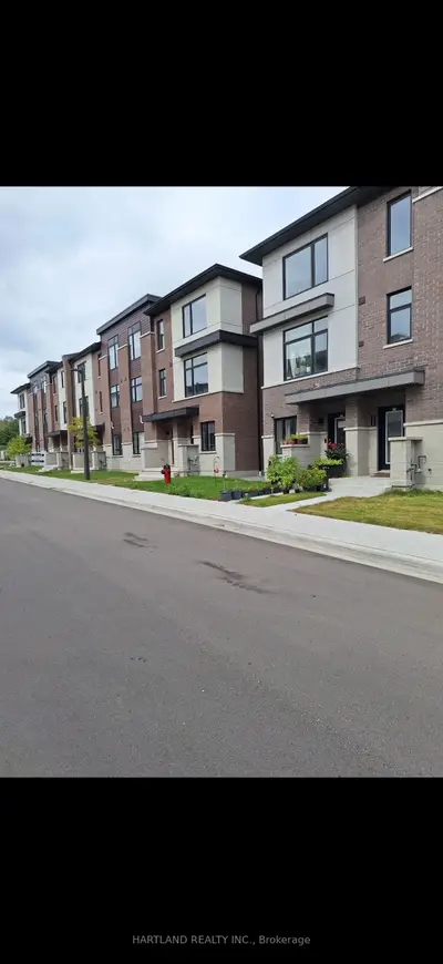 1695 Dersan Street 1205, Pickering, On L1x 0s9