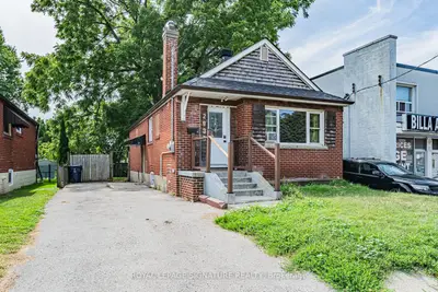 2935 St Clair Avenue E, Toronto, On M4b 1n9