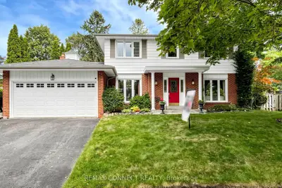 15 Satchell Boulevard, Toronto, On M1c 3b3