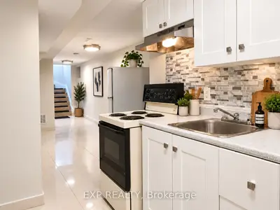 801 Pape Avenue Lower, Toronto, On M4k 3t2