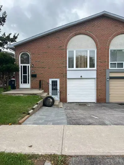 118 Hildenboro Square Ground Floor, Toronto, On M1w 1y3