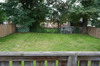 12 Coniston Road Main, Toronto, On M1l 2j7