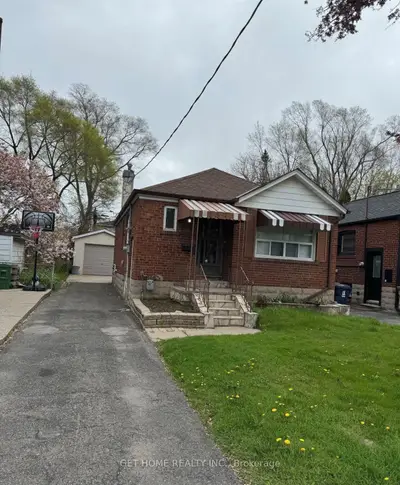 105 St Hubert Avenue Upper, Toronto, On M4j 3z5