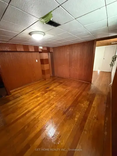105 St Hubert Avenue Basement, Toronto, On M4j 3z5