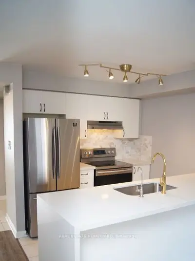 47 Petra Way 2, Whitby, On L1r 0a4