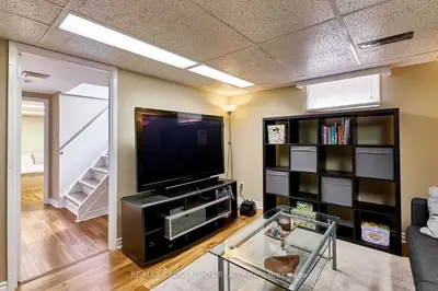 56 Harris Park Drive, Toronto, On M1l 3a7