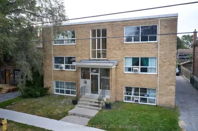 135 Sammon Avenue, Toronto, On M4j 1y9