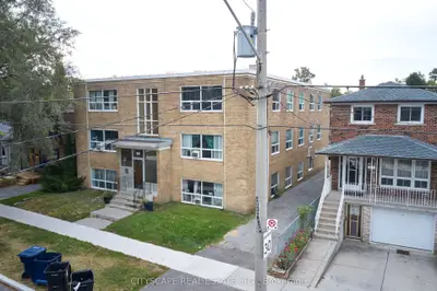 135 Sammon Avenue, Toronto, On M4j 1y9